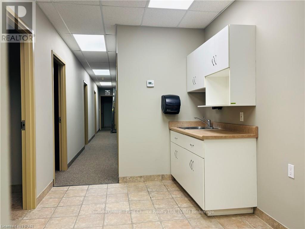 












154 DOWNIE STREET

,
Stratford,




Ontario
N5A1X2

