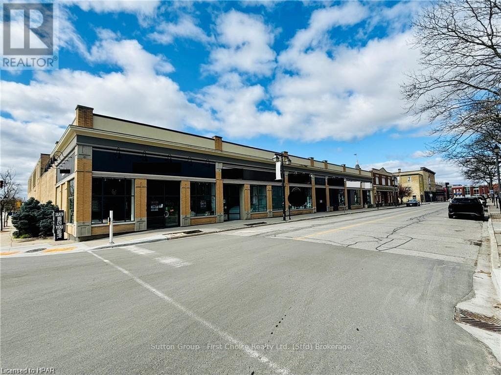 












73 ALBERT STREET

,
Stratford,




Ontario
N5A3K2

