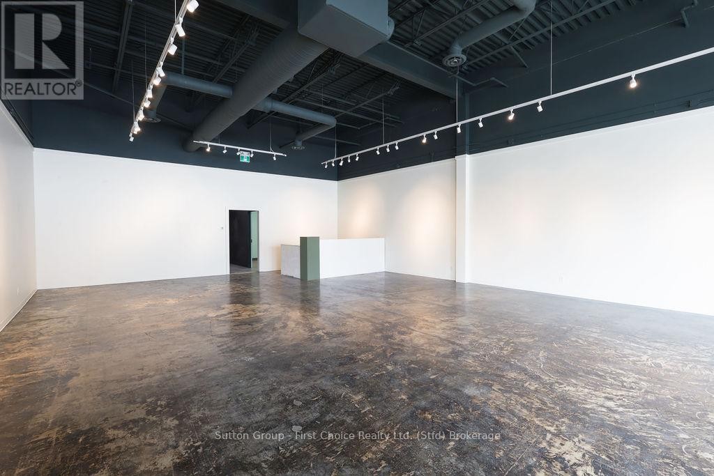 












73 ALBERT STREET

,
Stratford,




Ontario
N5A3K2

