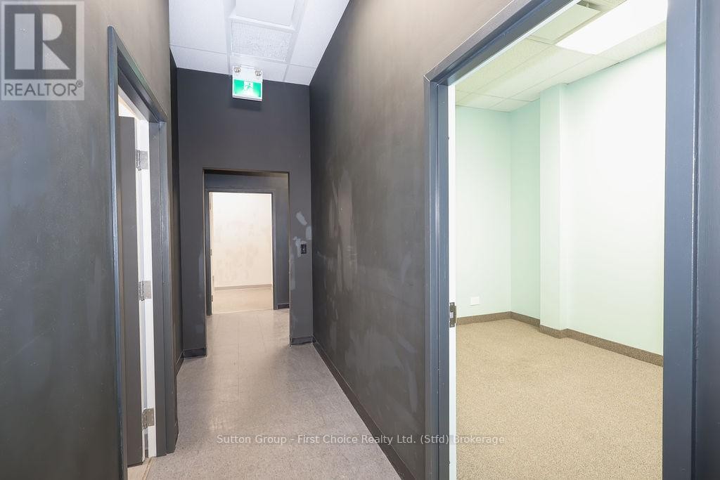 












73 ALBERT STREET

,
Stratford,




Ontario
N5A3K2

