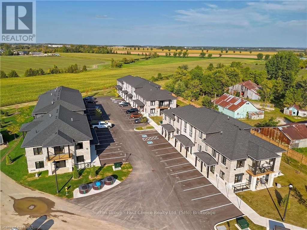 












32 - 3202 VIVIAN LINE

,
Stratford,




Ontario
N5A0K6

