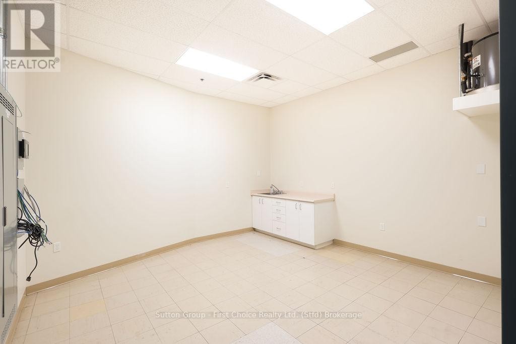 












B - 65 ALBERT STREET

,
Stratford,




Ontario
N5A3K2

