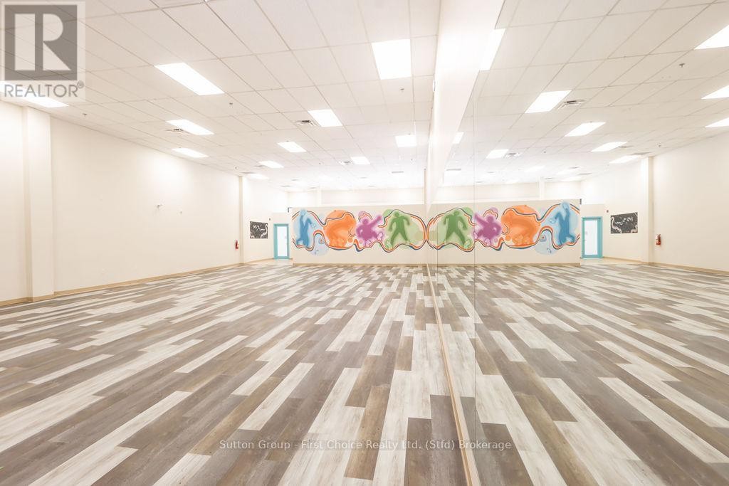 












B - 65 ALBERT STREET

,
Stratford,




Ontario
N5A3K2

