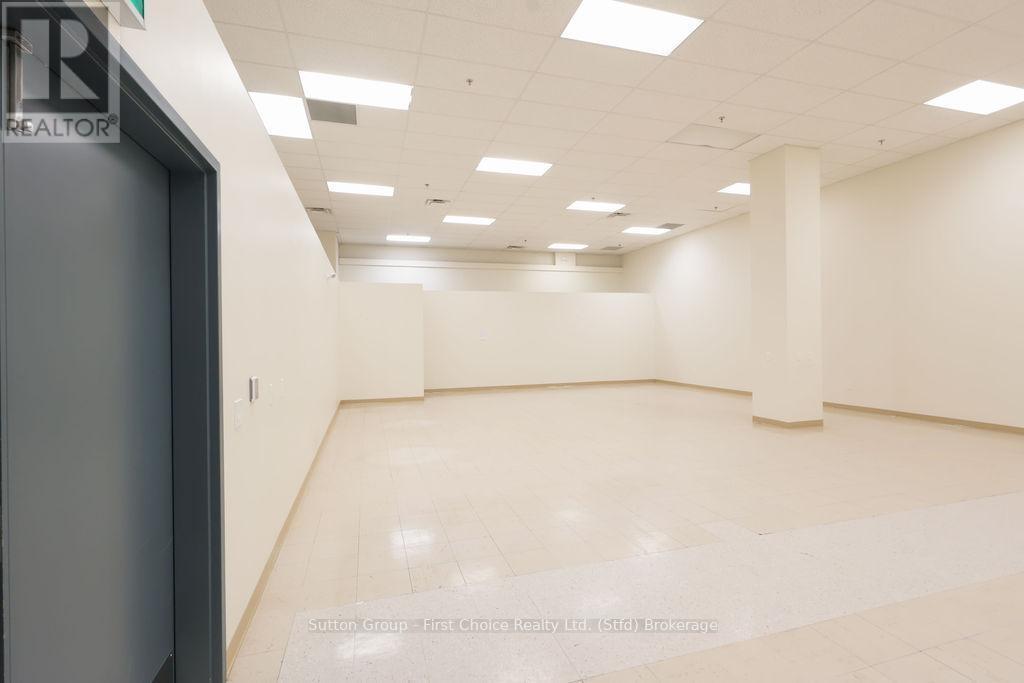 












B - 65 ALBERT STREET

,
Stratford,




Ontario
N5A3K2

