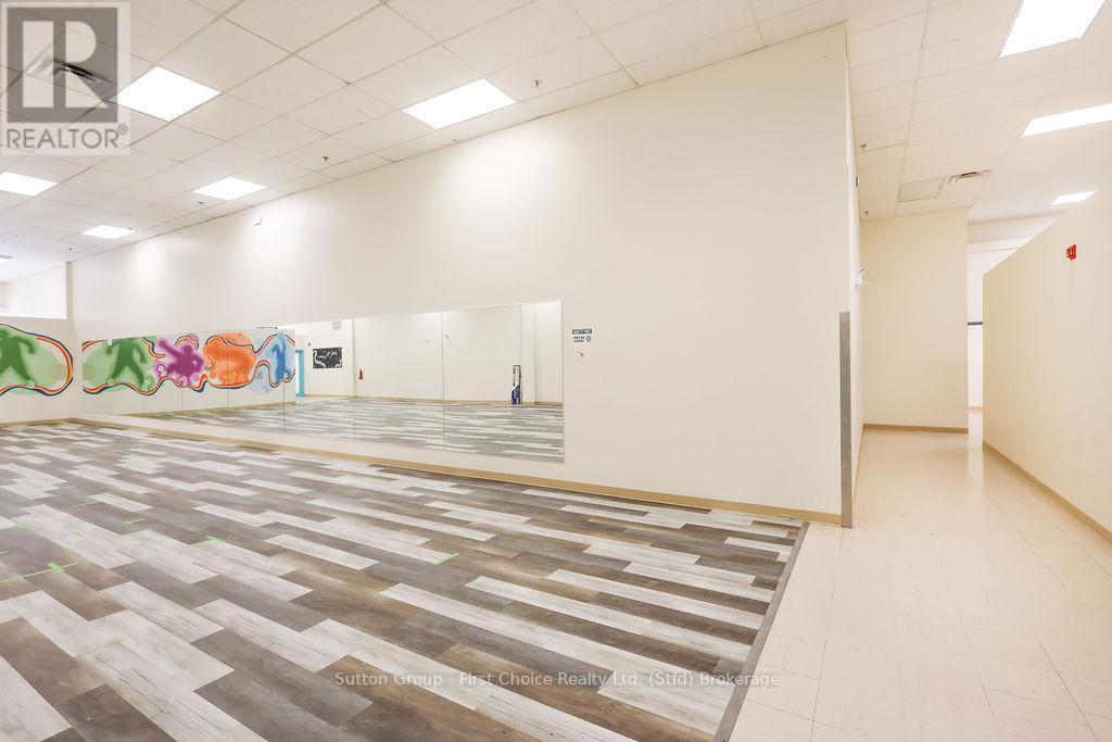 












B - 65 ALBERT STREET

,
Stratford,




Ontario
N5A3K2

