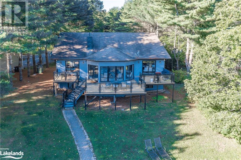 












33 MUSKOKA ESTATES Road

,
Port Carling,




Ontario
P0B1J0

