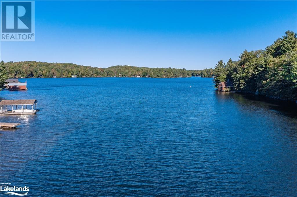 












33 MUSKOKA ESTATES Road

,
Port Carling,




Ontario
P0B1J0

