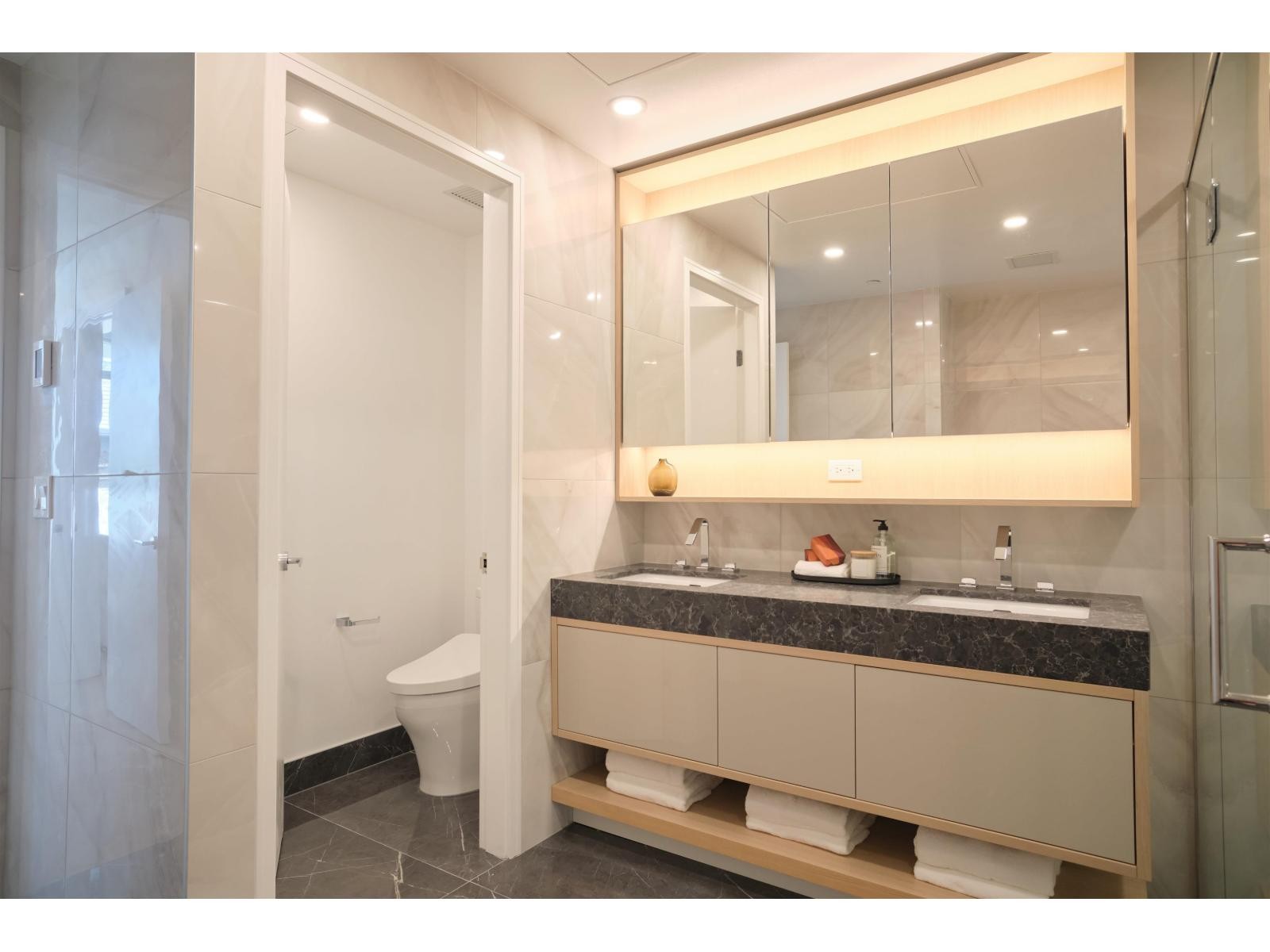 












208 1342 JOHNSTON ROAD

,
White Rock,




British Columbia
V4B0C7

