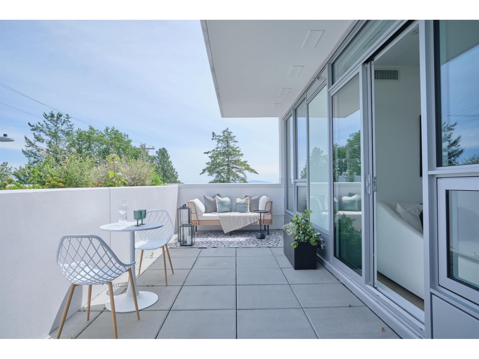 












208 1342 JOHNSTON ROAD

,
White Rock,




British Columbia
V4B0C7

