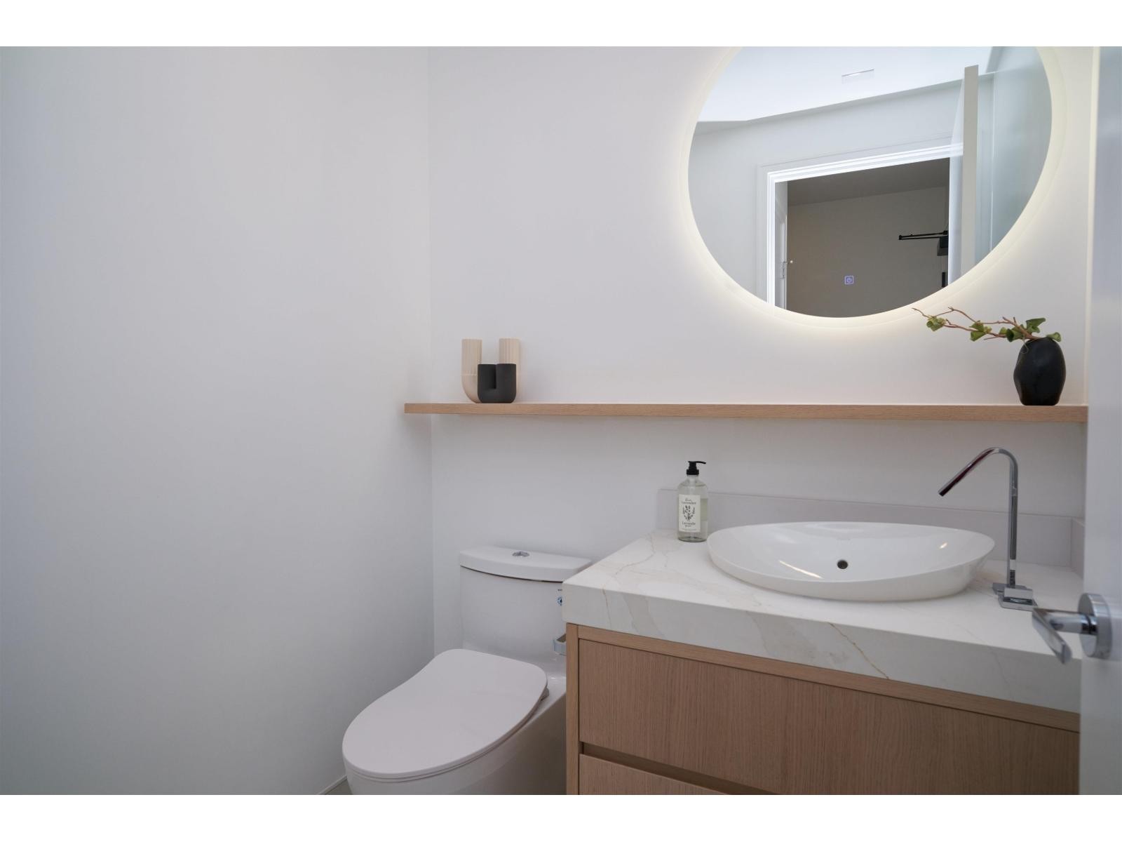 












208 1342 JOHNSTON ROAD

,
White Rock,




British Columbia
V4B0C7

