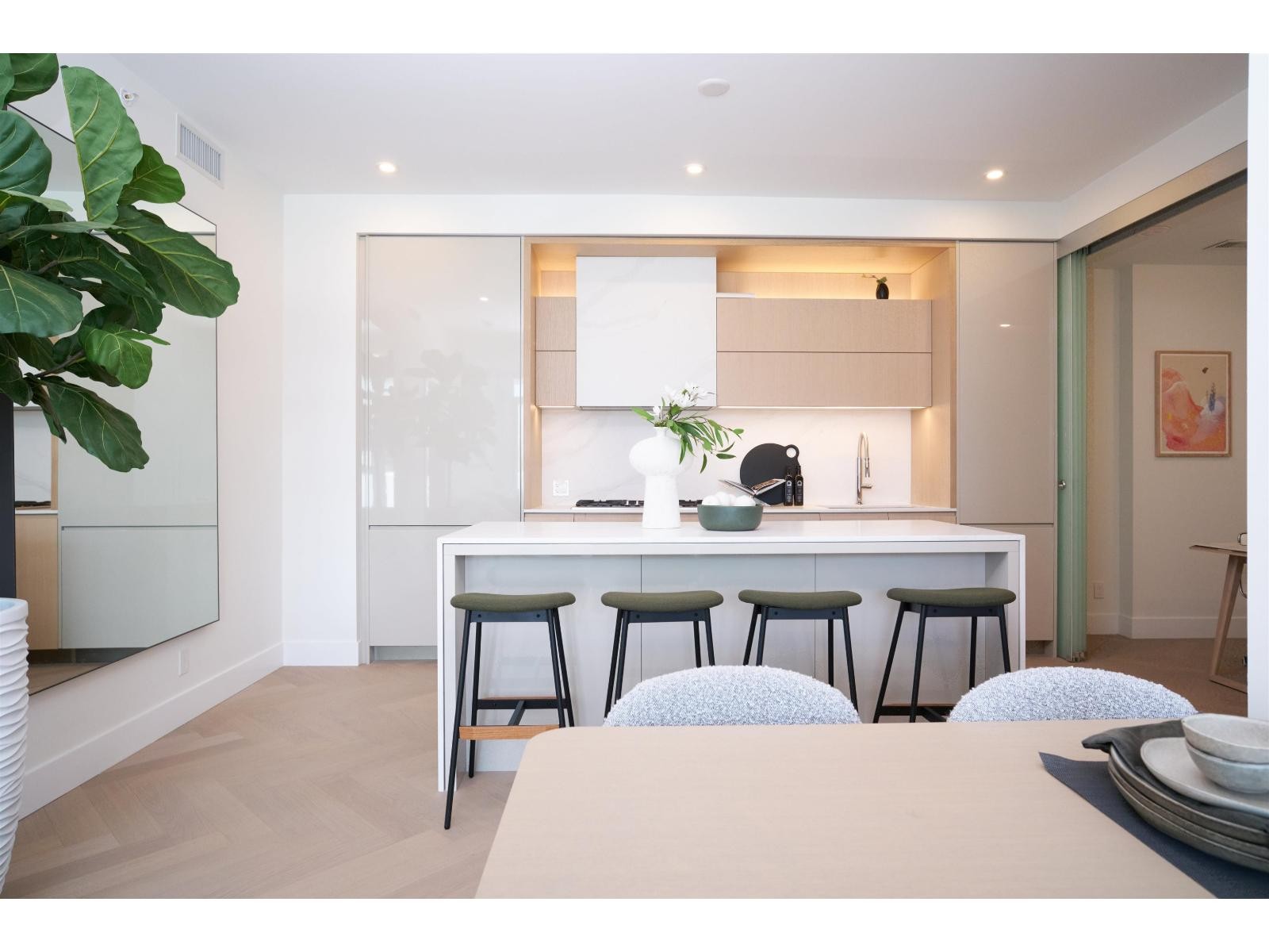 












208 1342 JOHNSTON ROAD

,
White Rock,




British Columbia
V4B0C7

