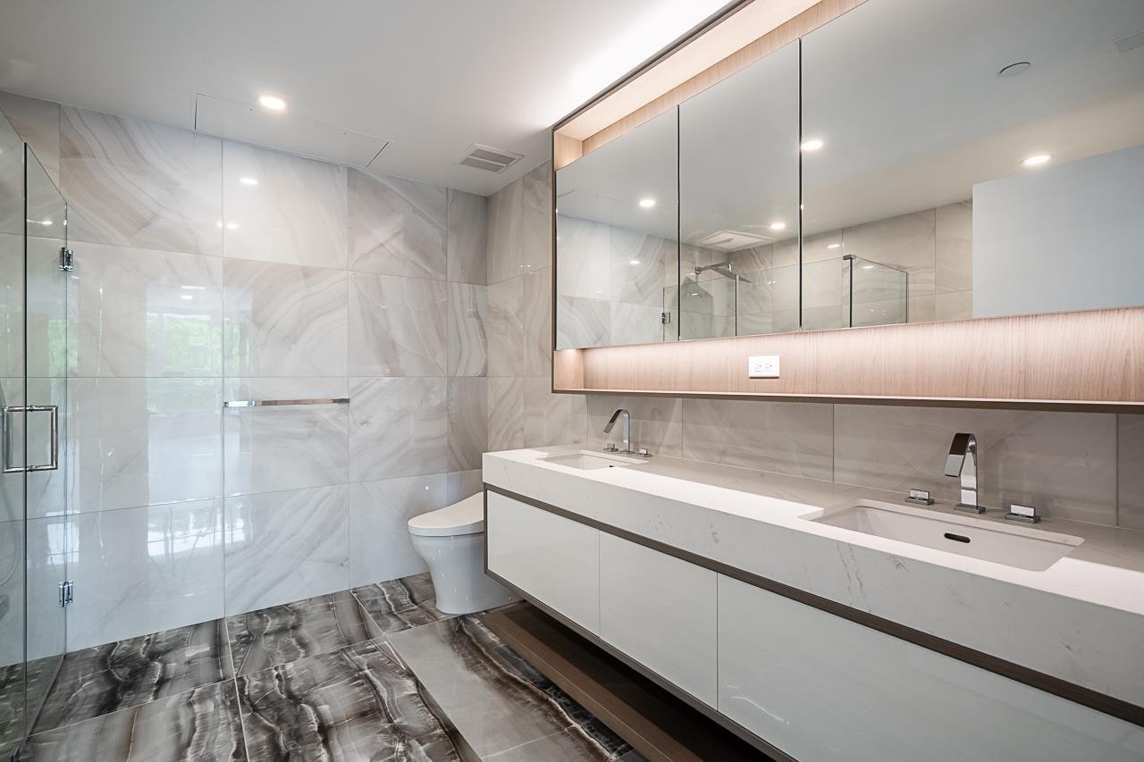 












212 1342 JOHNSTON ROAD

,
White Rock,




British Columbia
V4B0C7

