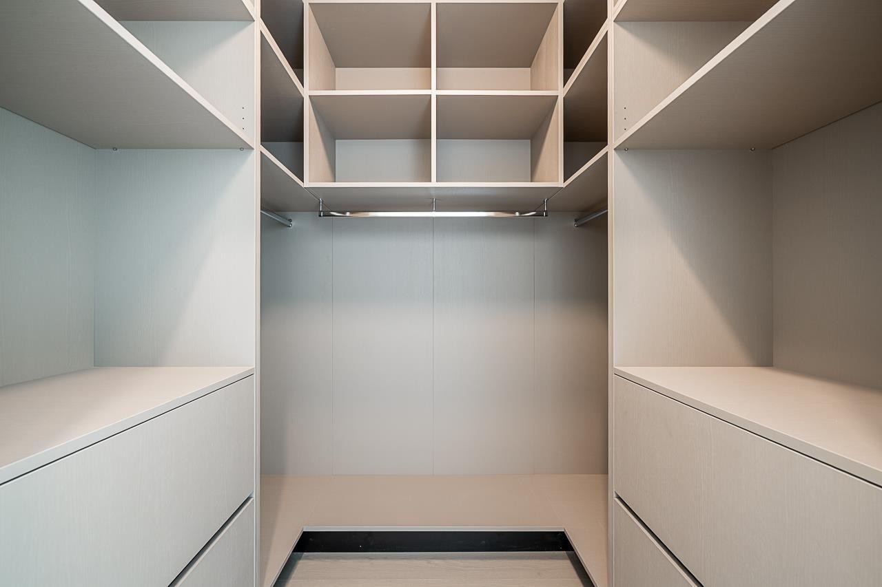 












212 1342 JOHNSTON ROAD

,
White Rock,




British Columbia
V4B0C7

