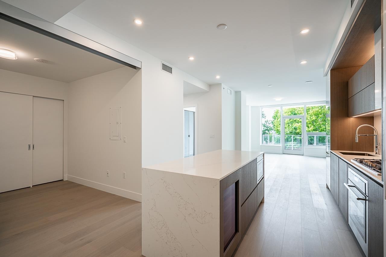 












212 1342 JOHNSTON ROAD

,
White Rock,




British Columbia
V4B0C7

