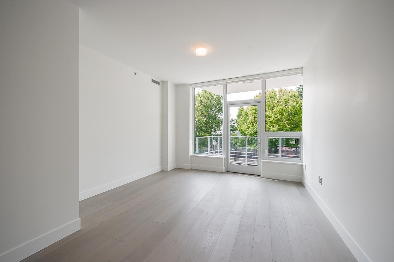 












212 1342 JOHNSTON ROAD

,
White Rock,




British Columbia
V4B0C7

