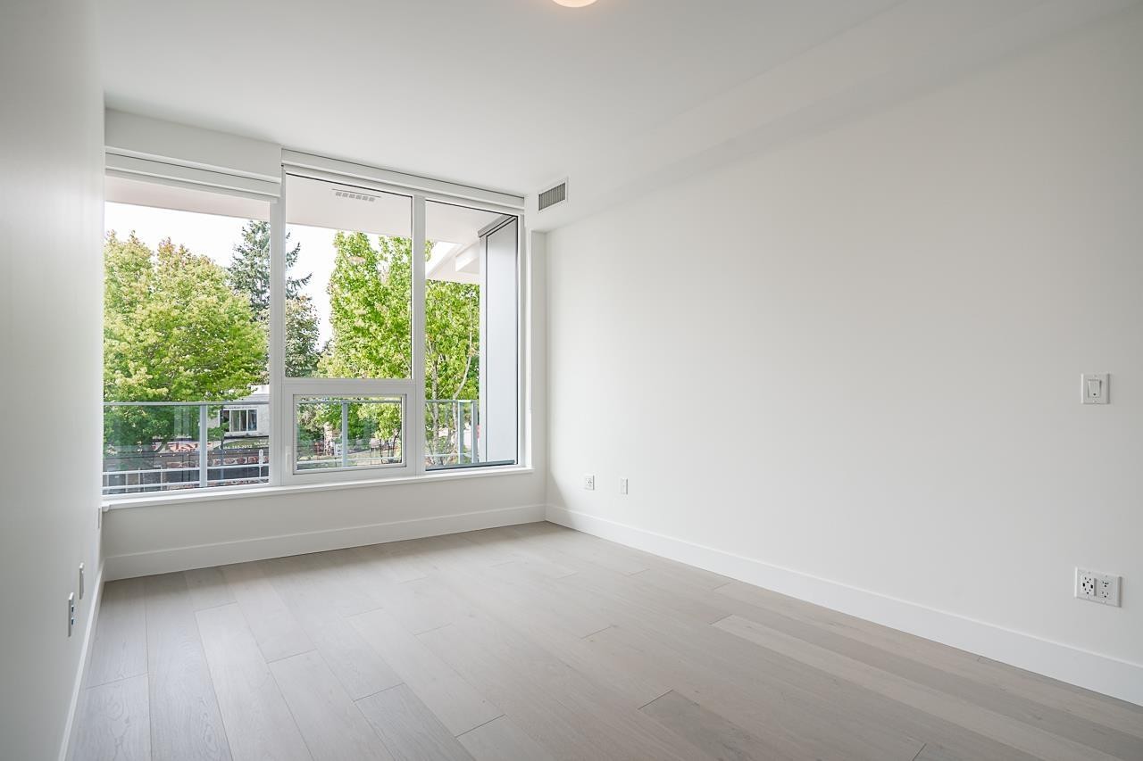 












212 1342 JOHNSTON ROAD

,
White Rock,




British Columbia
V4B0C7

