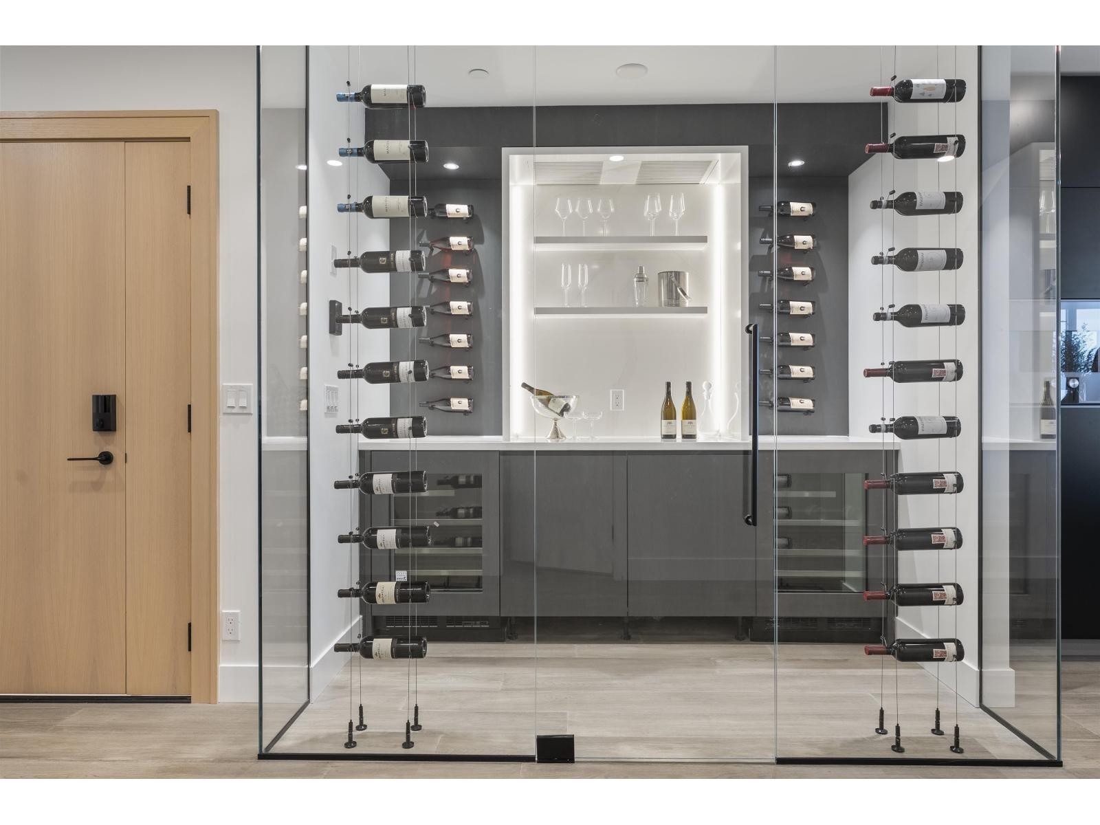 












1302 1342 JOHNSTON ROAD

,
White Rock,




British Columbia
V4B0C7

