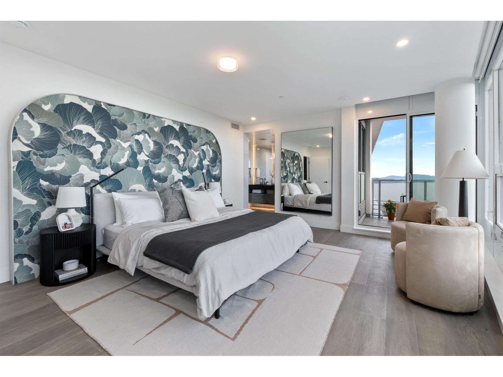 












1302 1342 JOHNSTON ROAD

,
White Rock,




British Columbia
V4B0C7

