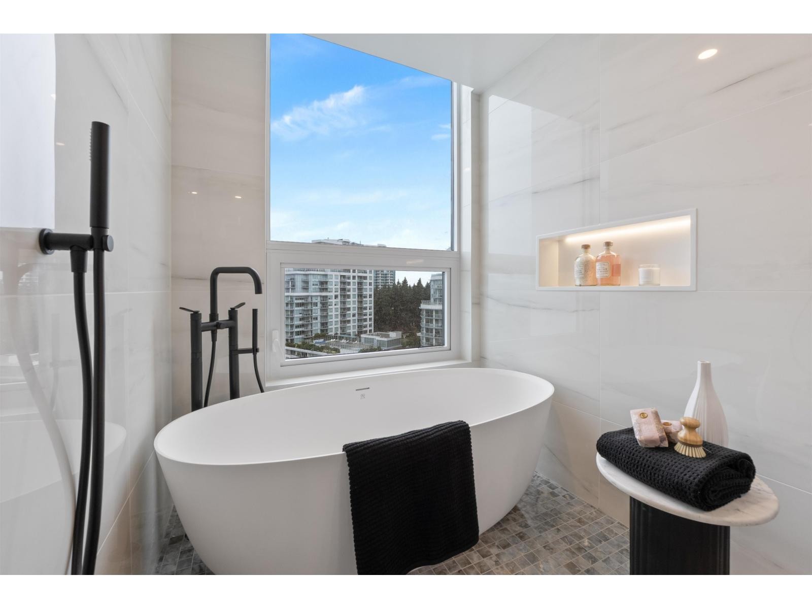 












1302 1342 JOHNSTON ROAD

,
White Rock,




British Columbia
V4B0C7

