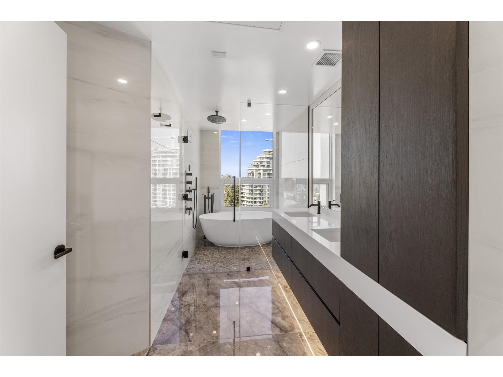 












1302 1342 JOHNSTON ROAD

,
White Rock,




British Columbia
V4B0C7

