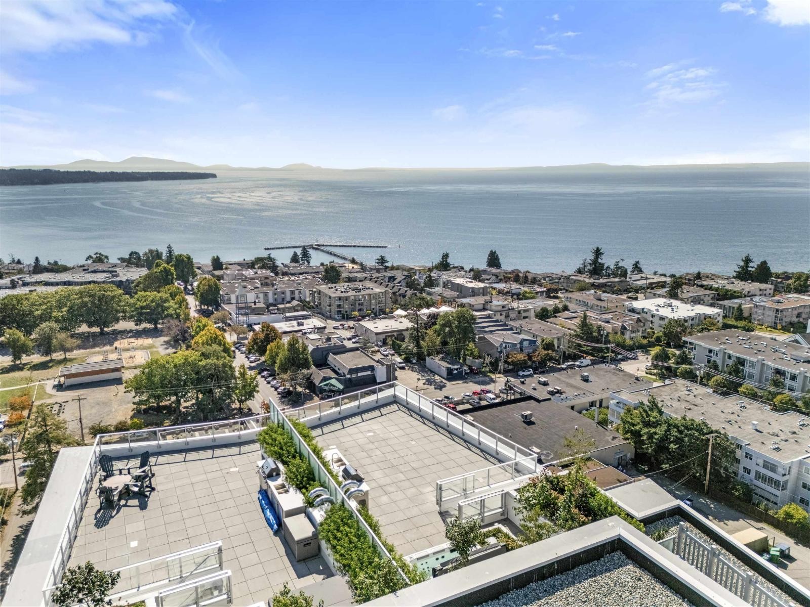 












1302 1342 JOHNSTON ROAD

,
White Rock,




British Columbia
V4B0C7

