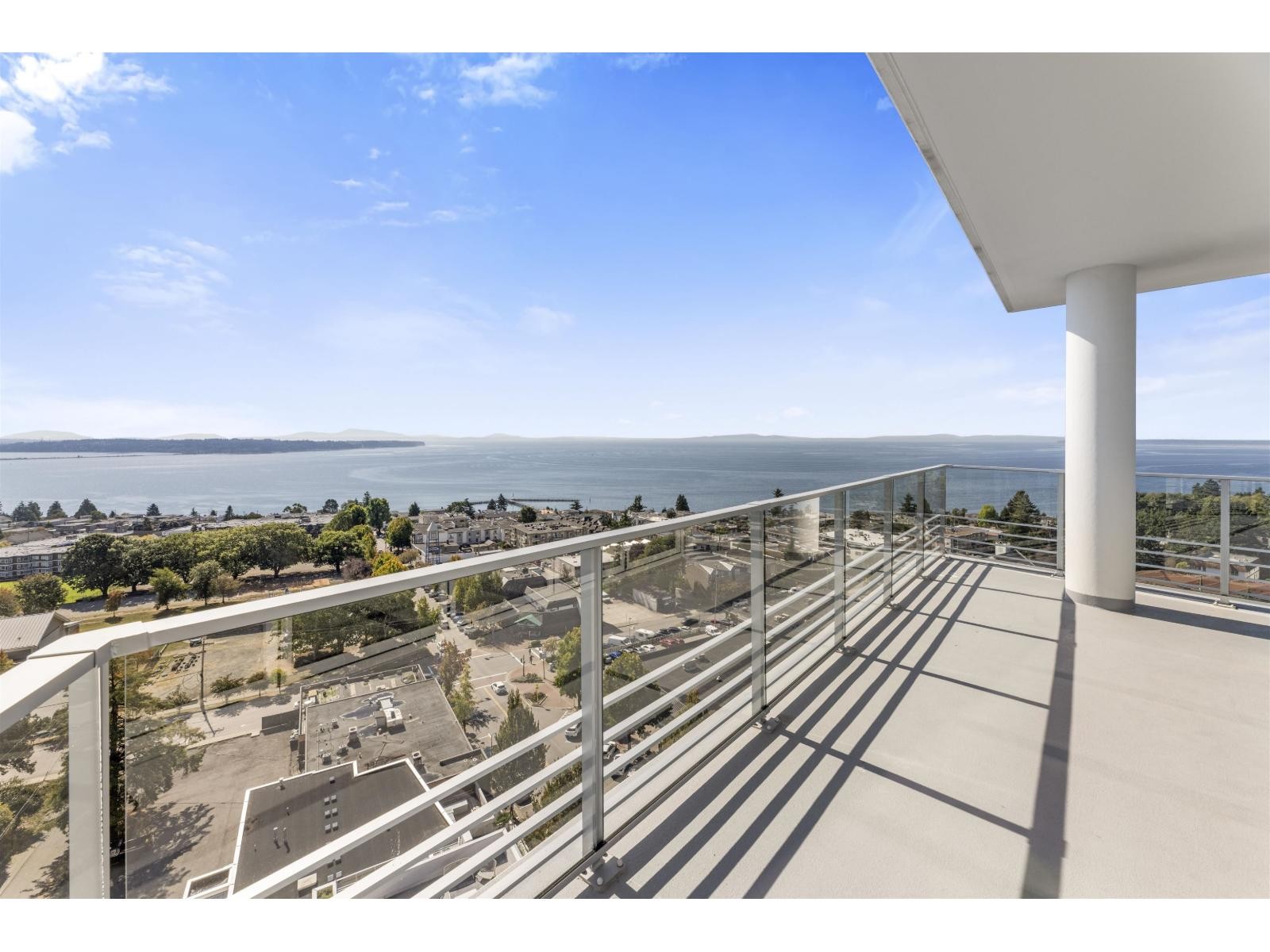 












1302 1342 JOHNSTON ROAD

,
White Rock,




British Columbia
V4B0C7

