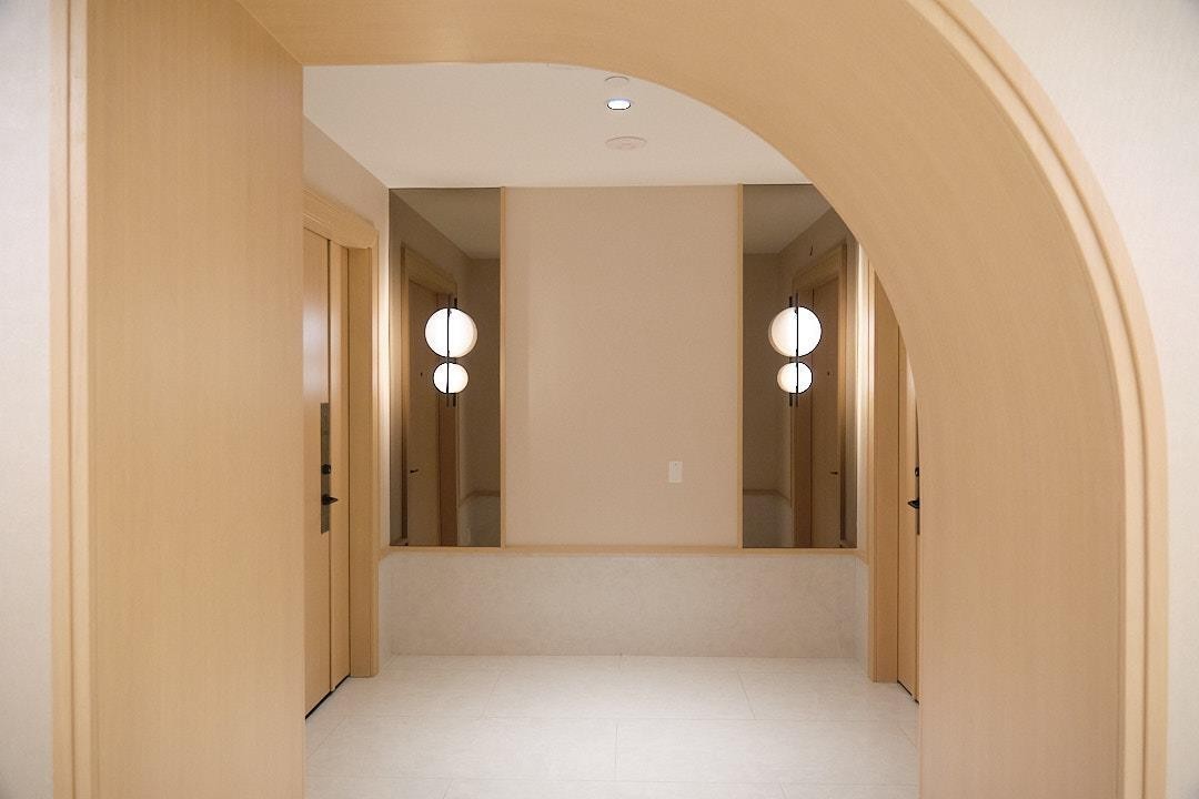 












1302 1342 JOHNSTON ROAD

,
White Rock,




British Columbia
V4B0C7

