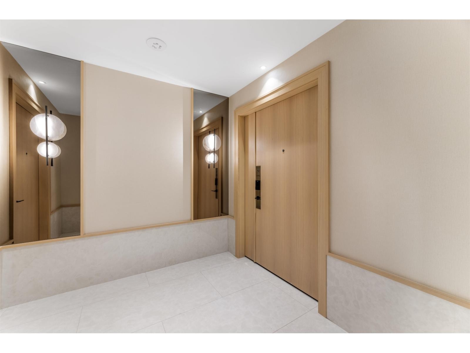 












1302 1342 JOHNSTON ROAD

,
White Rock,




British Columbia
V4B0C7

