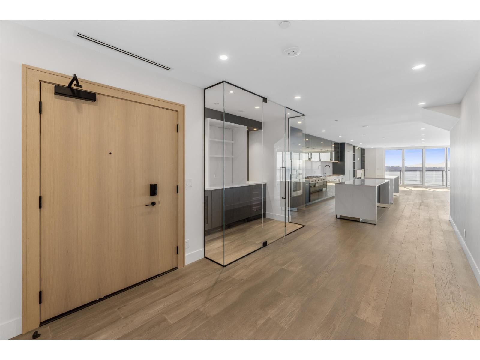 












1302 1342 JOHNSTON ROAD

,
White Rock,




British Columbia
V4B0C7

