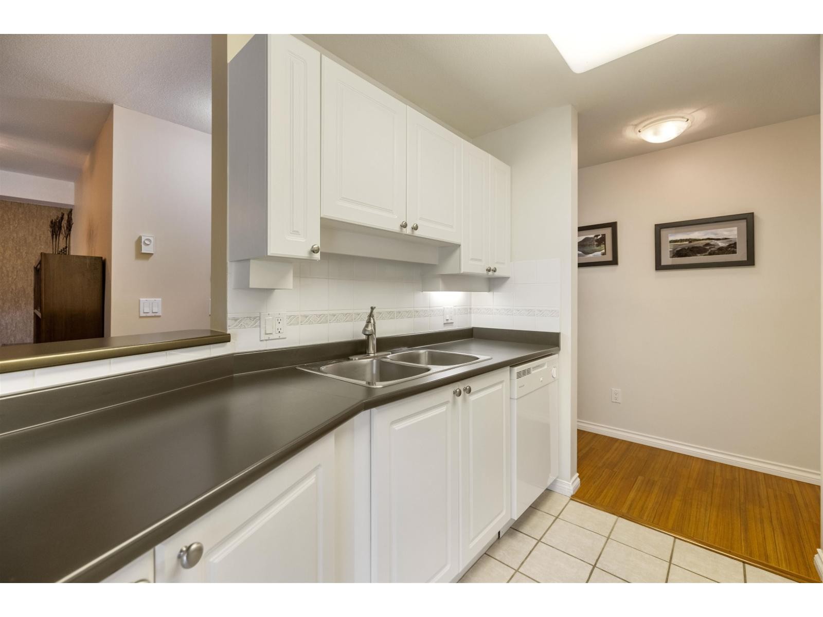 












310 15150 29A AVENUE

,
Surrey,




British Columbia
V4P3B1

