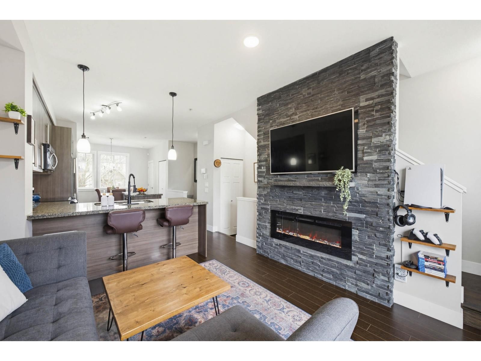 












11 8250 209B STREET

,
Langley,




British Columbia
V2Y0J7

