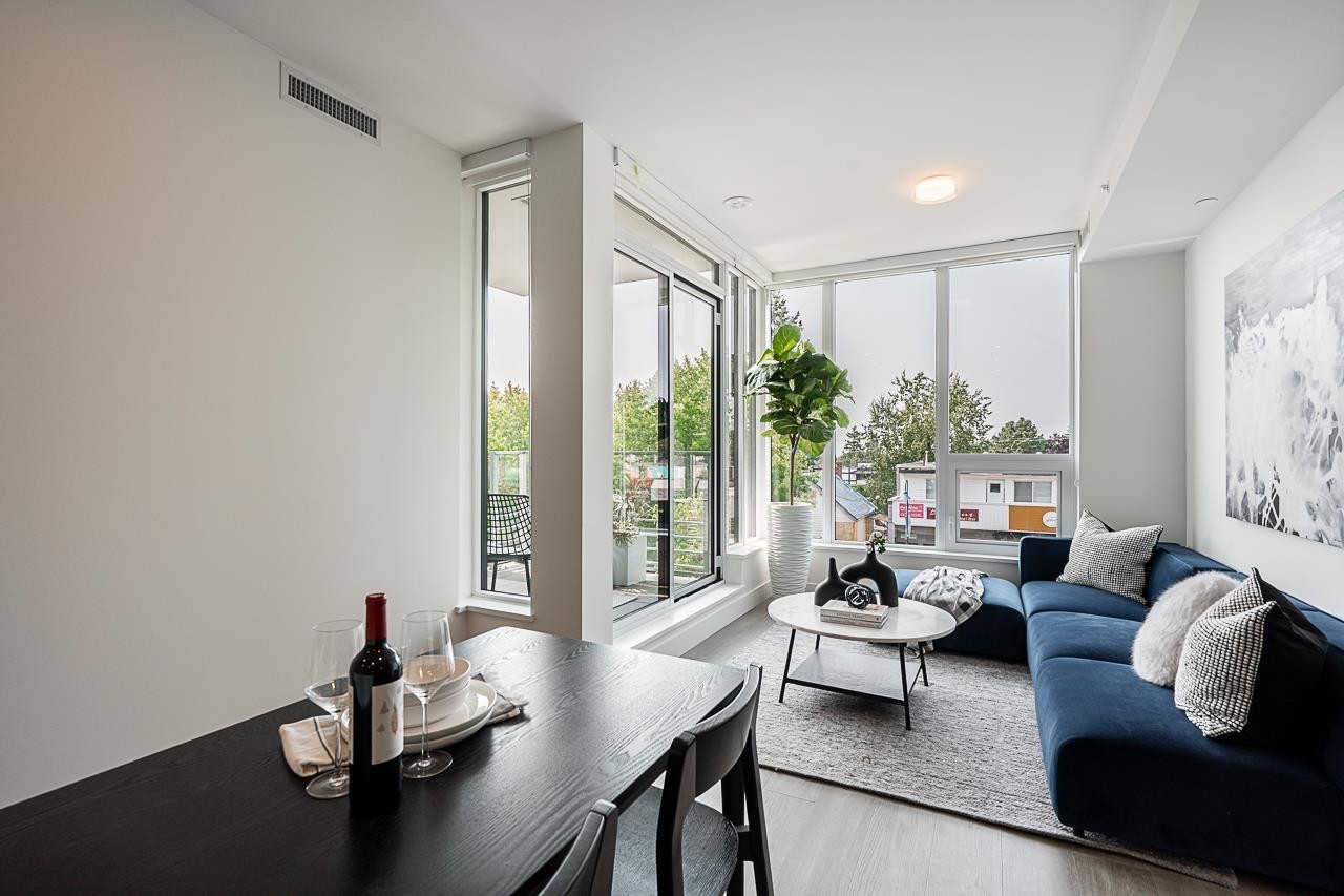 












317 1342 JOHNSTON ROAD

,
White Rock,




British Columbia
V4B0C7

