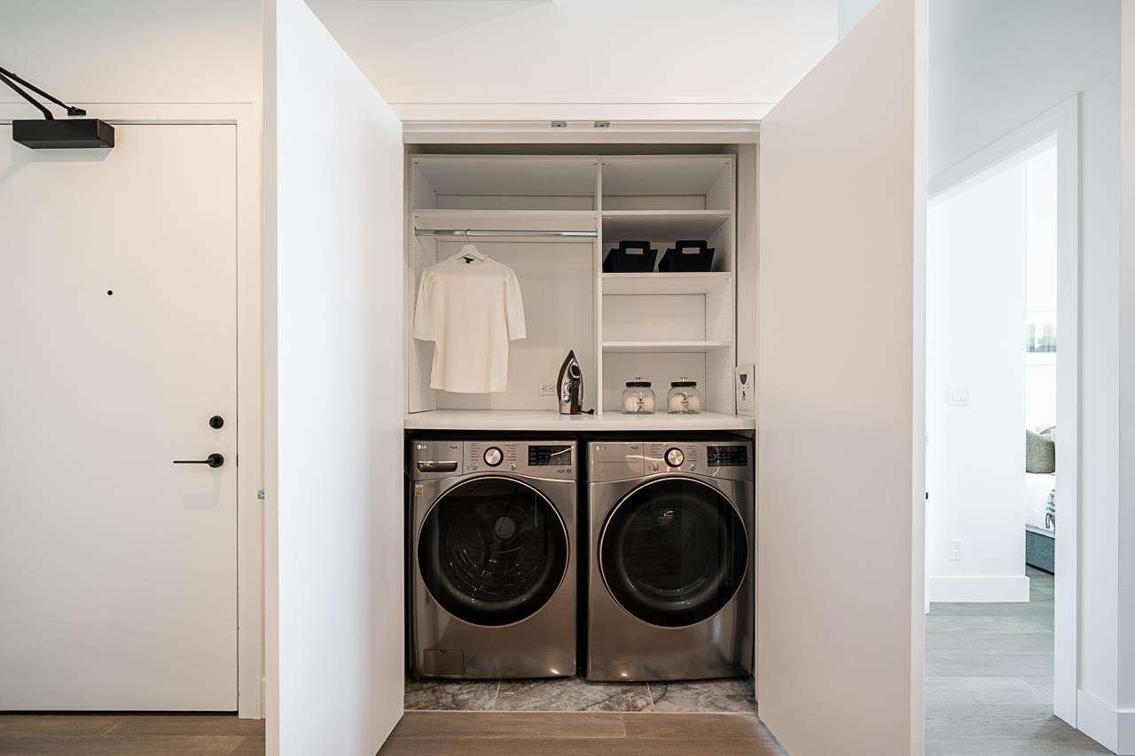 












317 1342 JOHNSTON ROAD

,
White Rock,




British Columbia
V4B0C7

