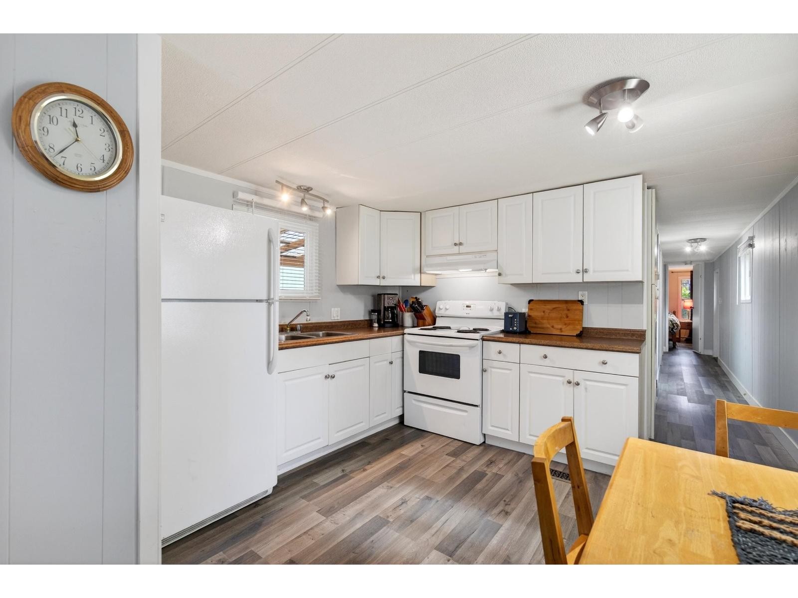 












8 24330 FRASER HIGHWAY

,
Langley,




British Columbia
V2Z1N2

