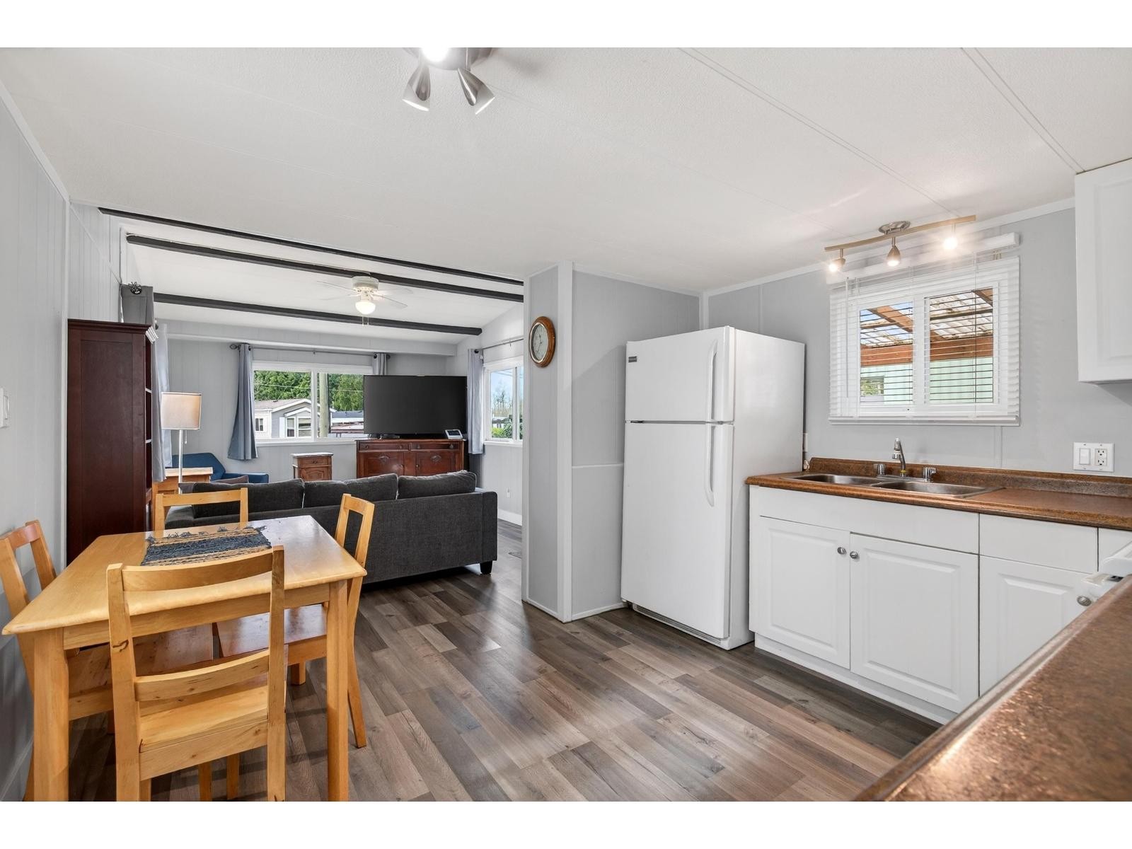 












8 24330 FRASER HIGHWAY

,
Langley,




British Columbia
V2Z1N2

