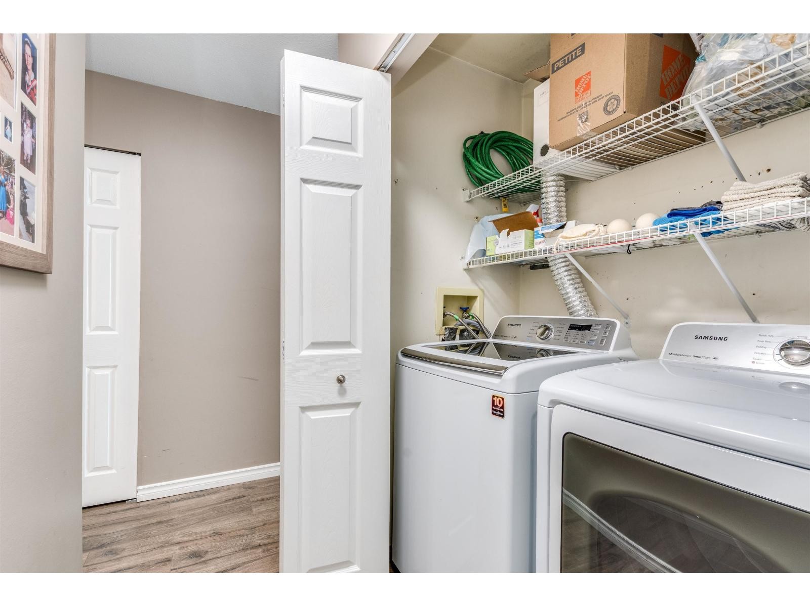 












307 32124 TIMS AVENUE

,
Abbotsford,




British Columbia
V2T2H4

