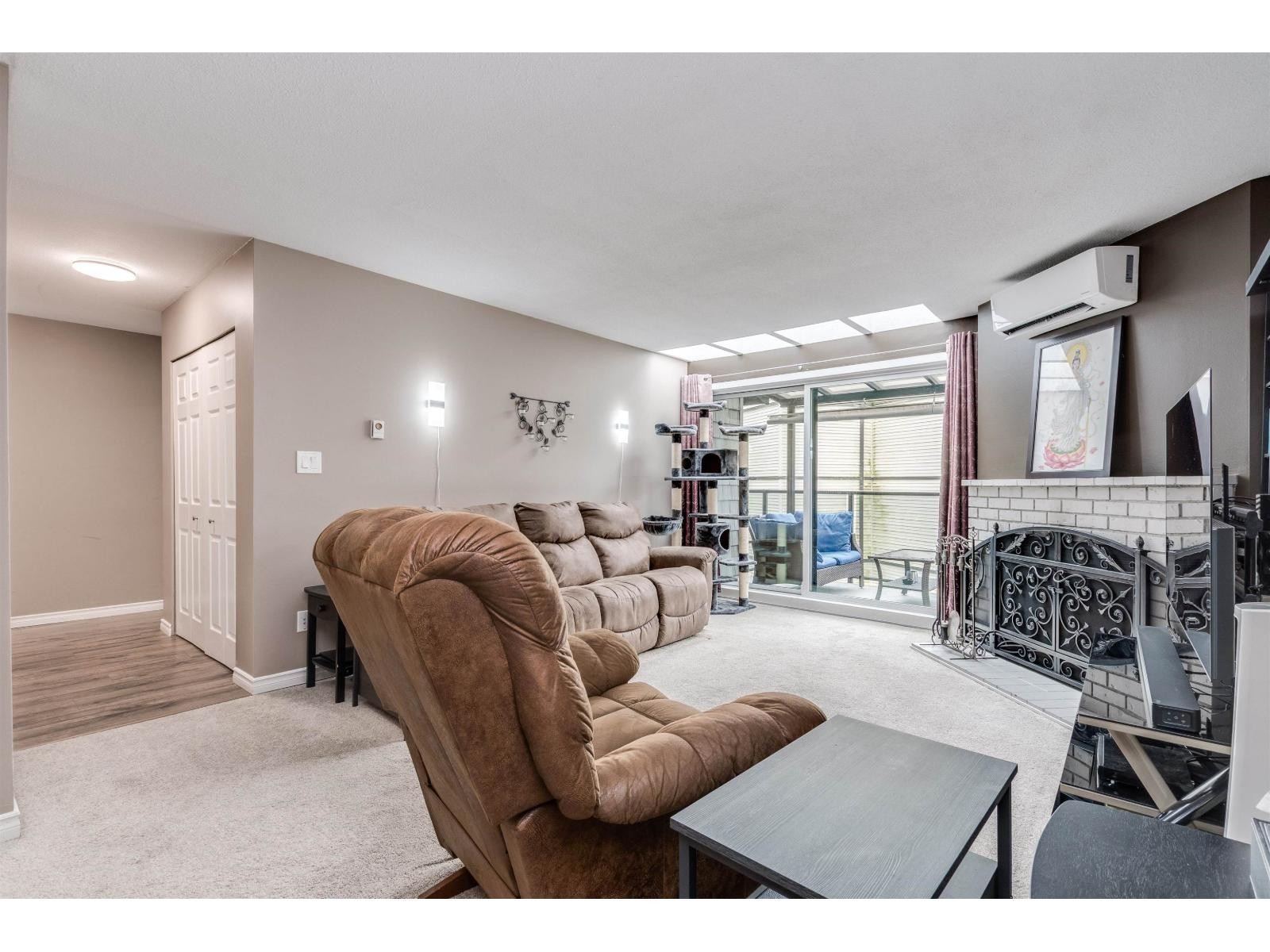 












307 32124 TIMS AVENUE

,
Abbotsford,




British Columbia
V2T2H4

