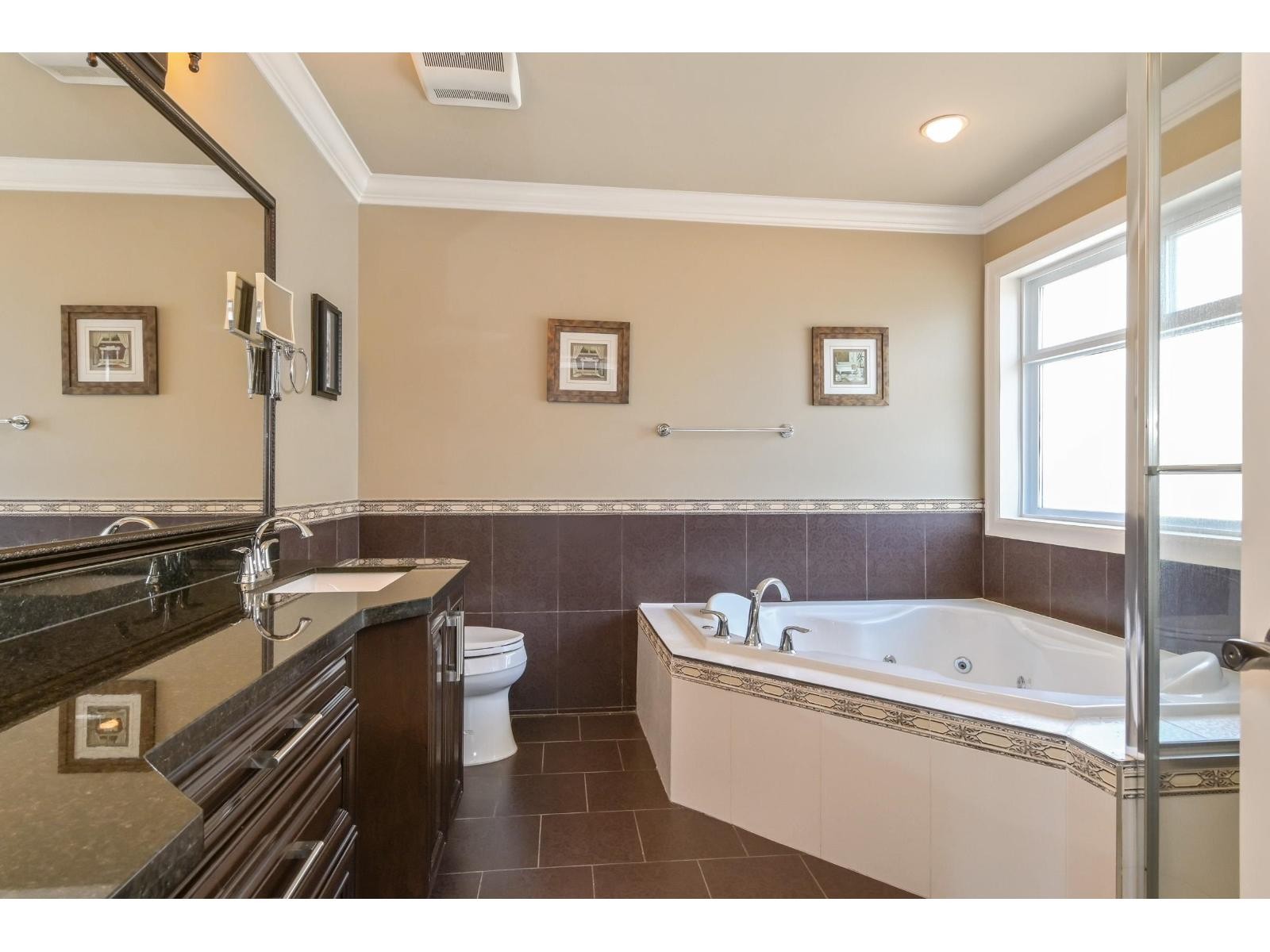 












19698 71B AVENUE

,
Langley,




British Columbia
V2Y3A4

