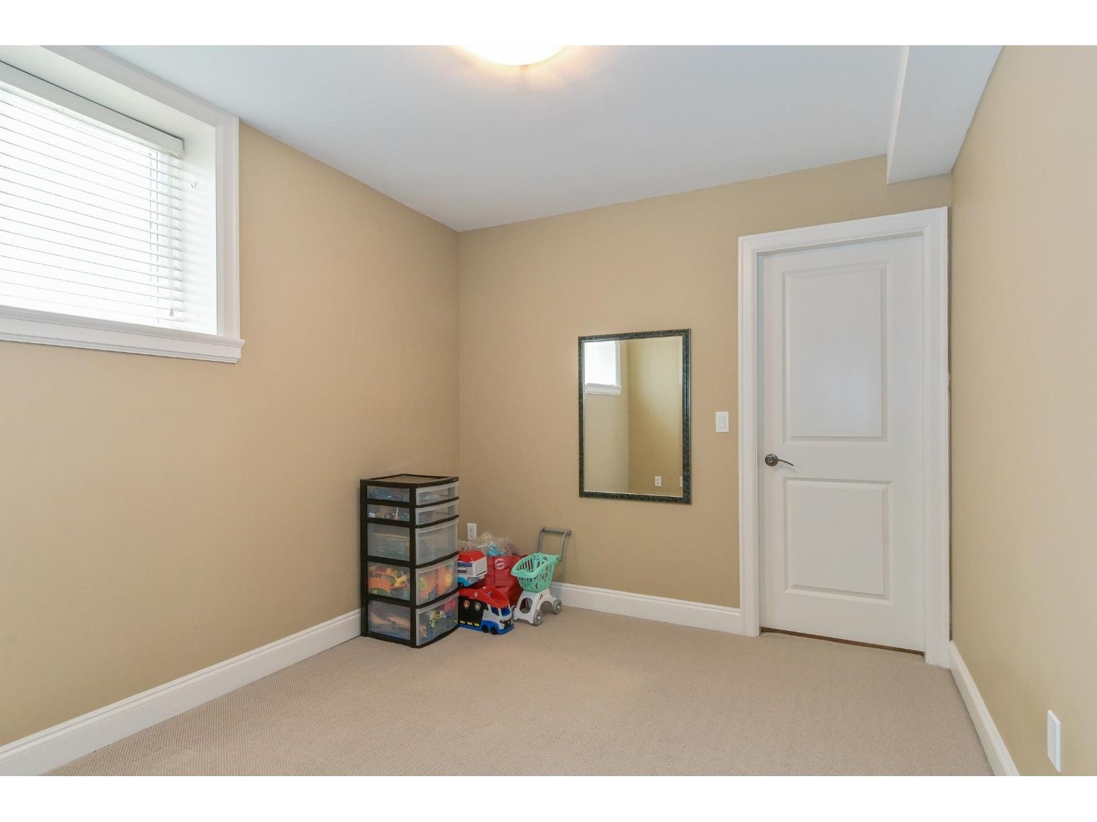 












19698 71B AVENUE

,
Langley,




British Columbia
V2Y3A4


