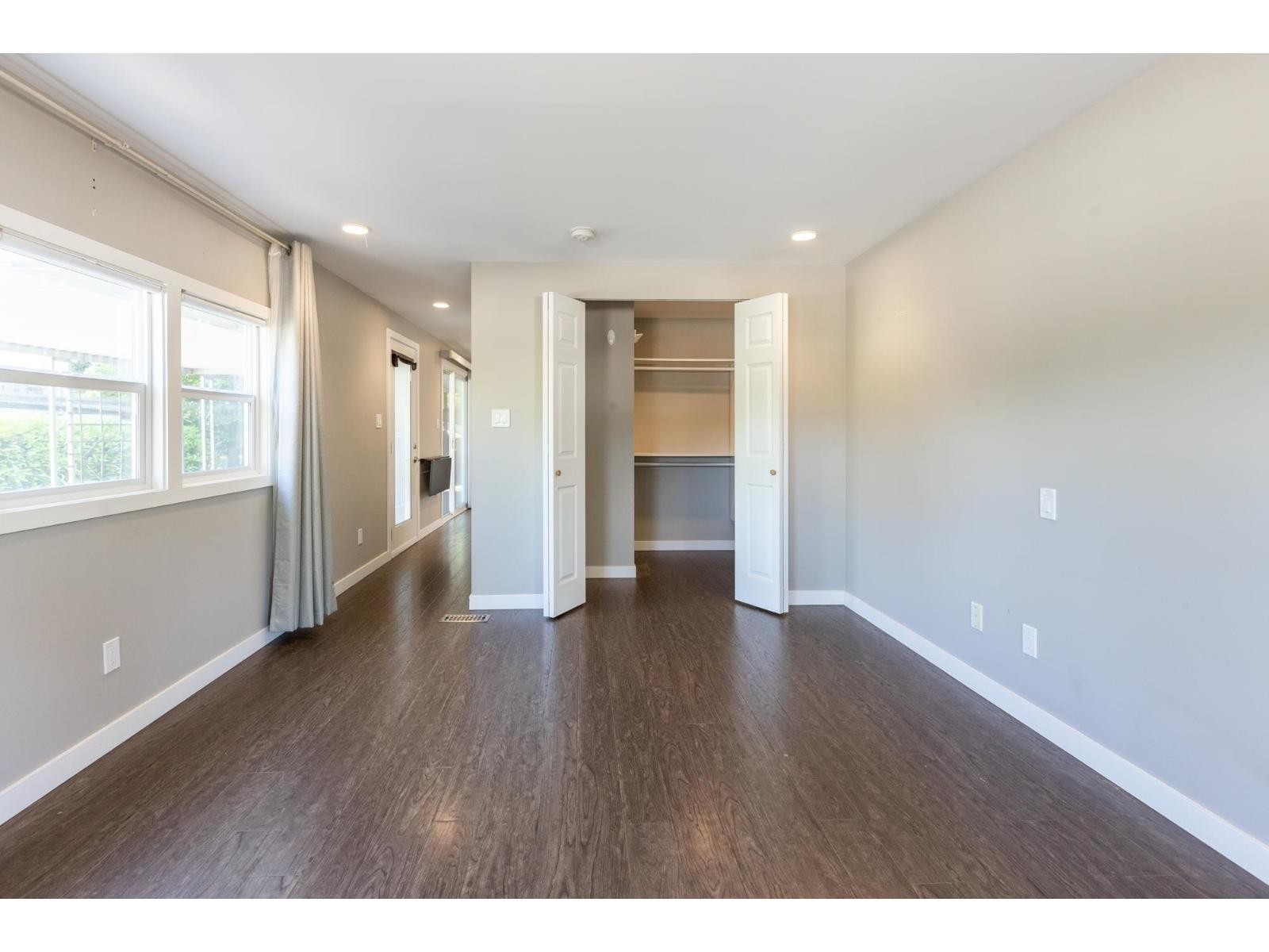 












80 1840 160 STREET

,
Surrey,




British Columbia
V4A4X4

