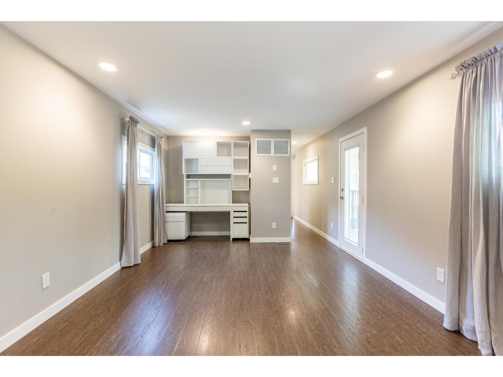 












80 1840 160 STREET

,
Surrey,




British Columbia
V4A4X4

