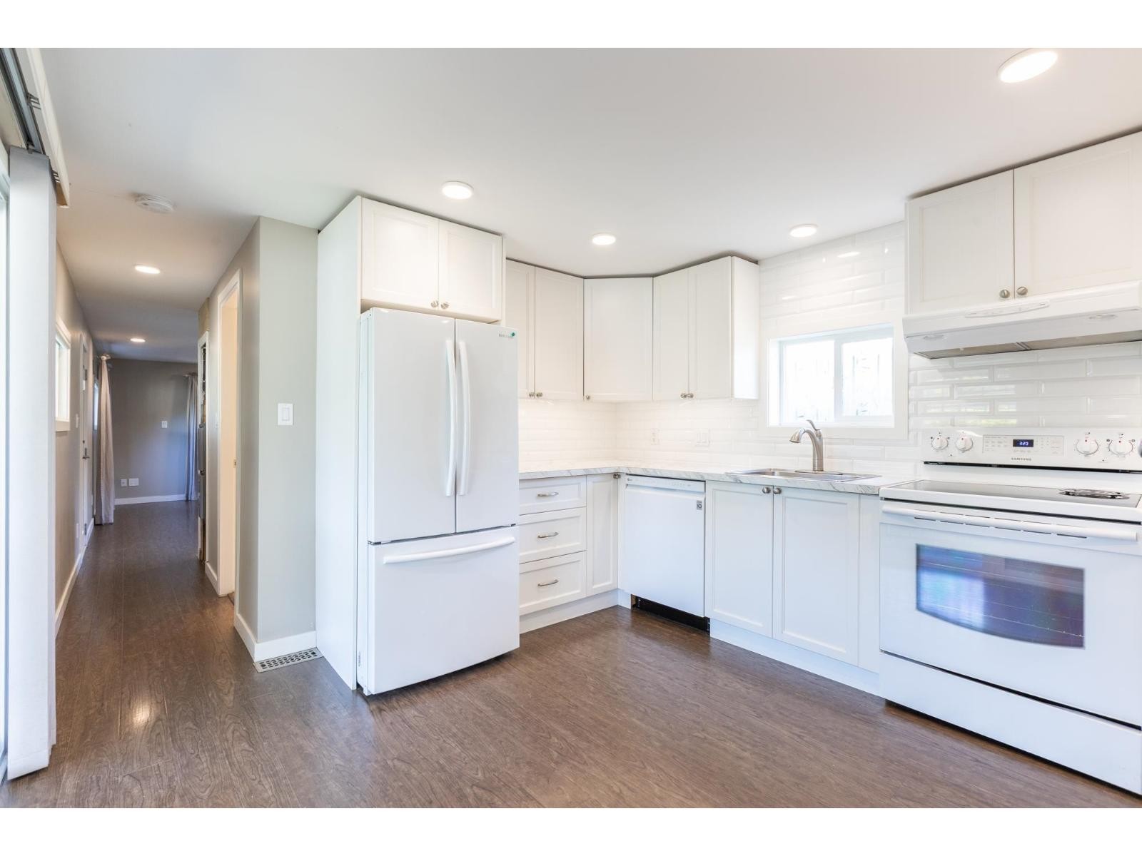 












80 1840 160 STREET

,
Surrey,




British Columbia
V4A4X4

