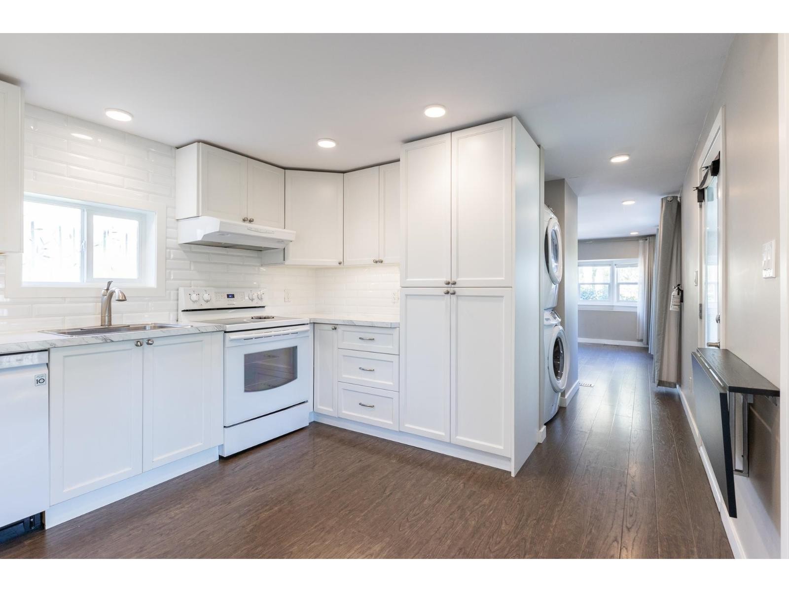 












80 1840 160 STREET

,
Surrey,




British Columbia
V4A4X4

