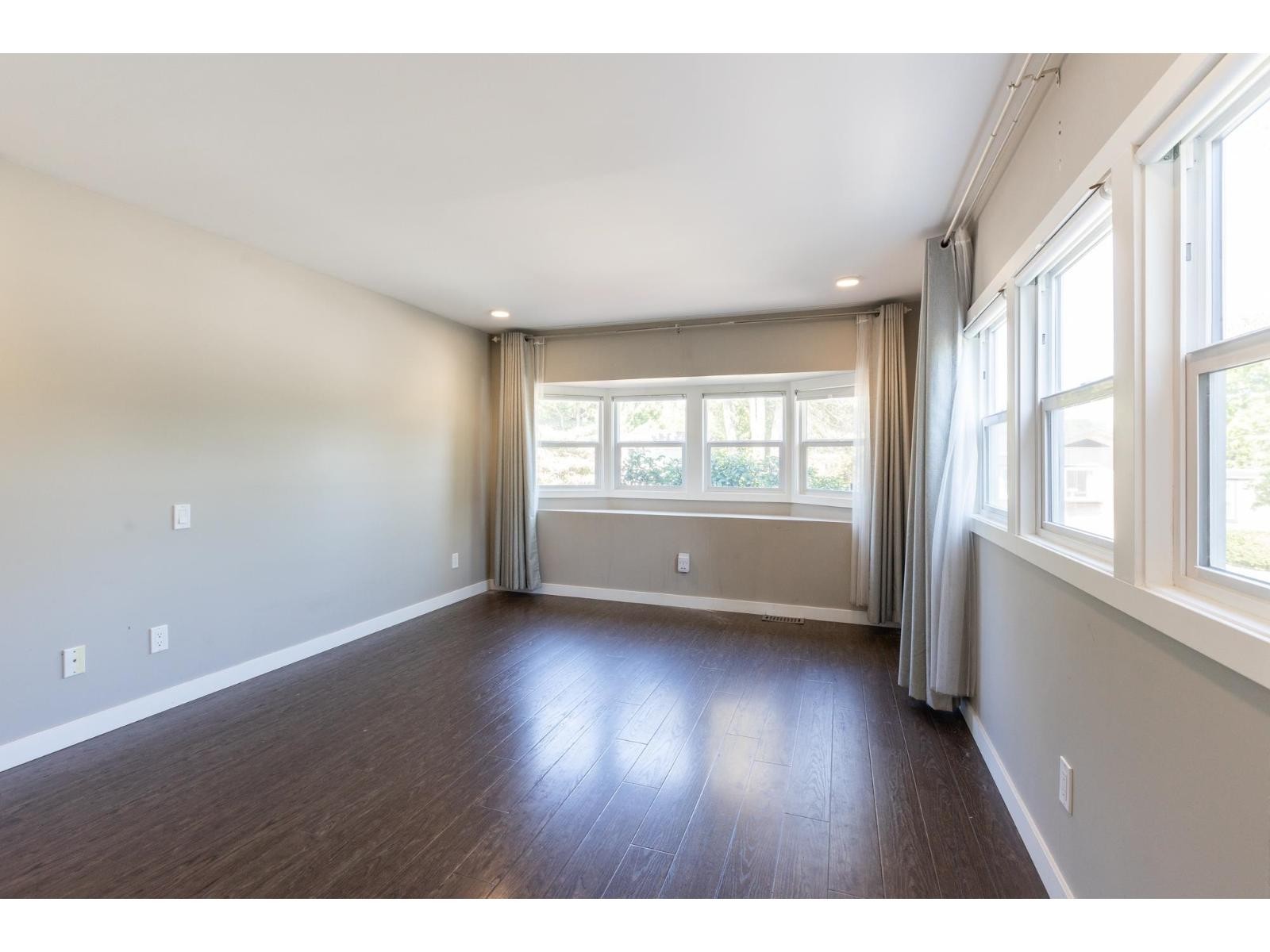 












80 1840 160 STREET

,
Surrey,




British Columbia
V4A4X4

