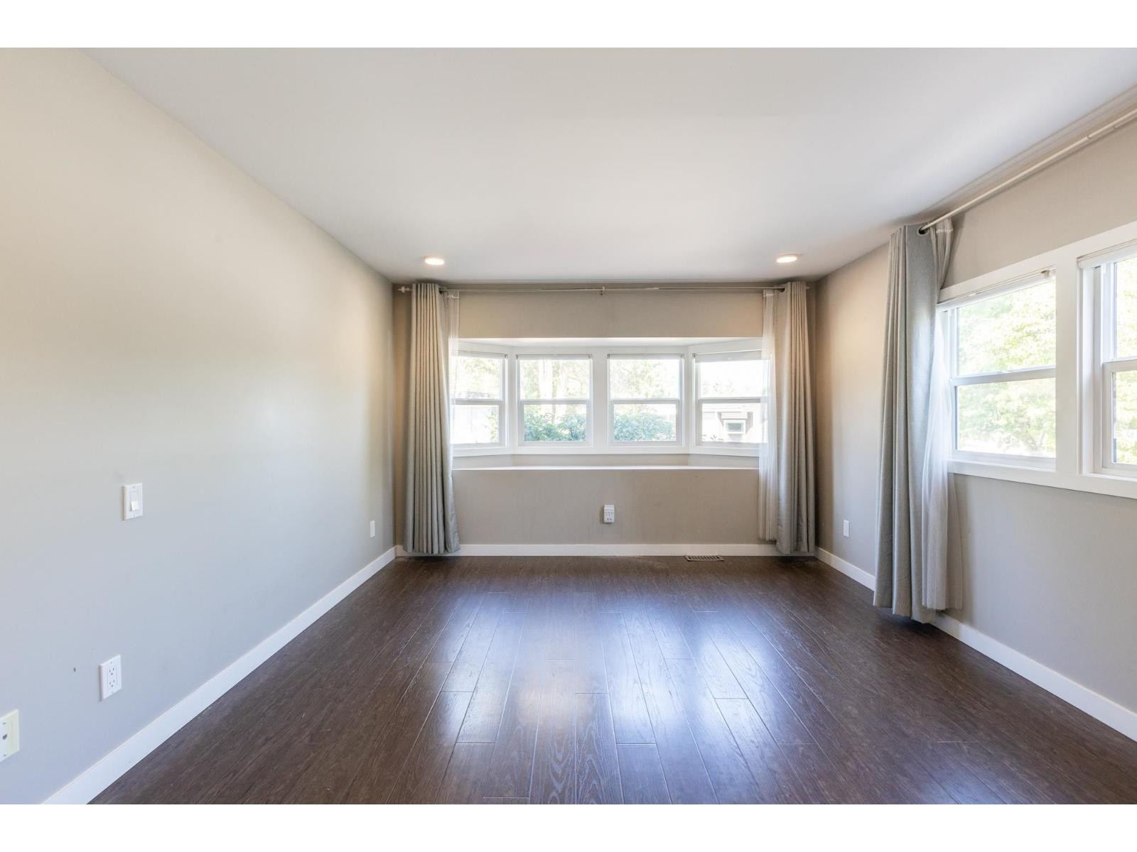 












80 1840 160 STREET

,
Surrey,




British Columbia
V4A4X4

