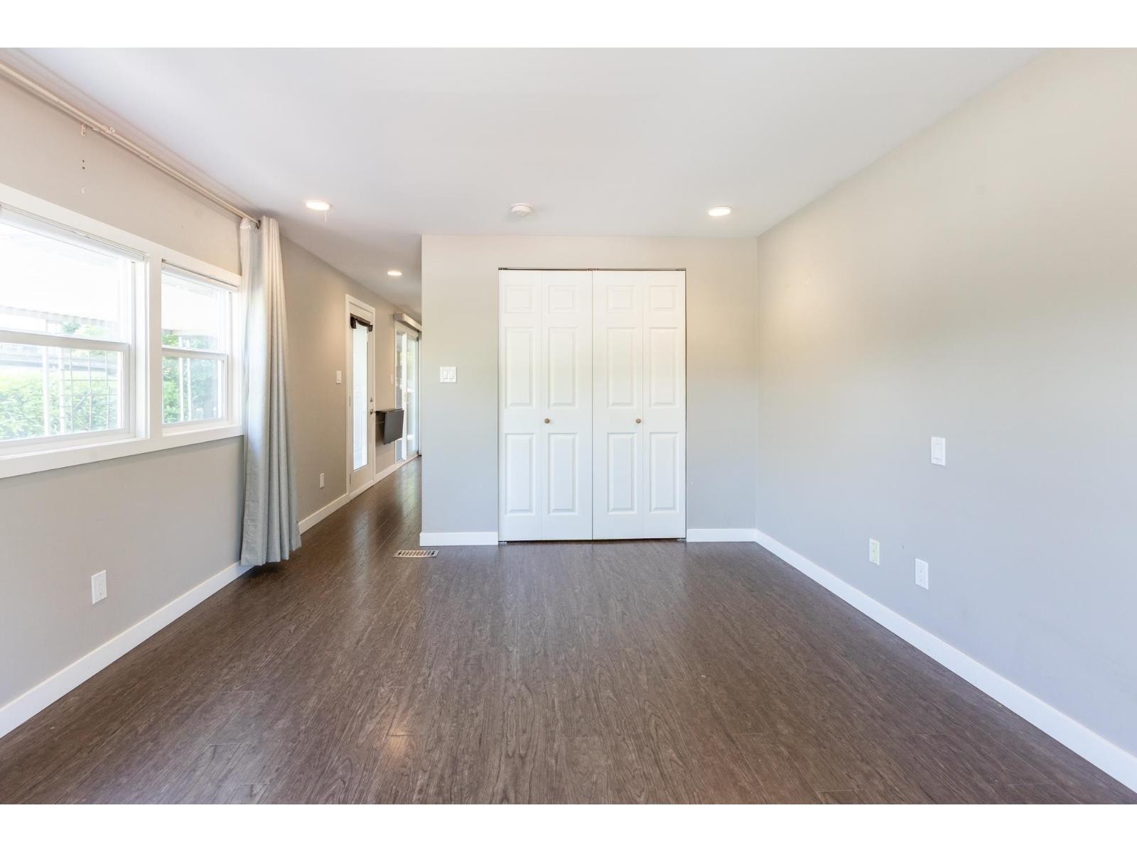 












80 1840 160 STREET

,
Surrey,




British Columbia
V4A4X4

