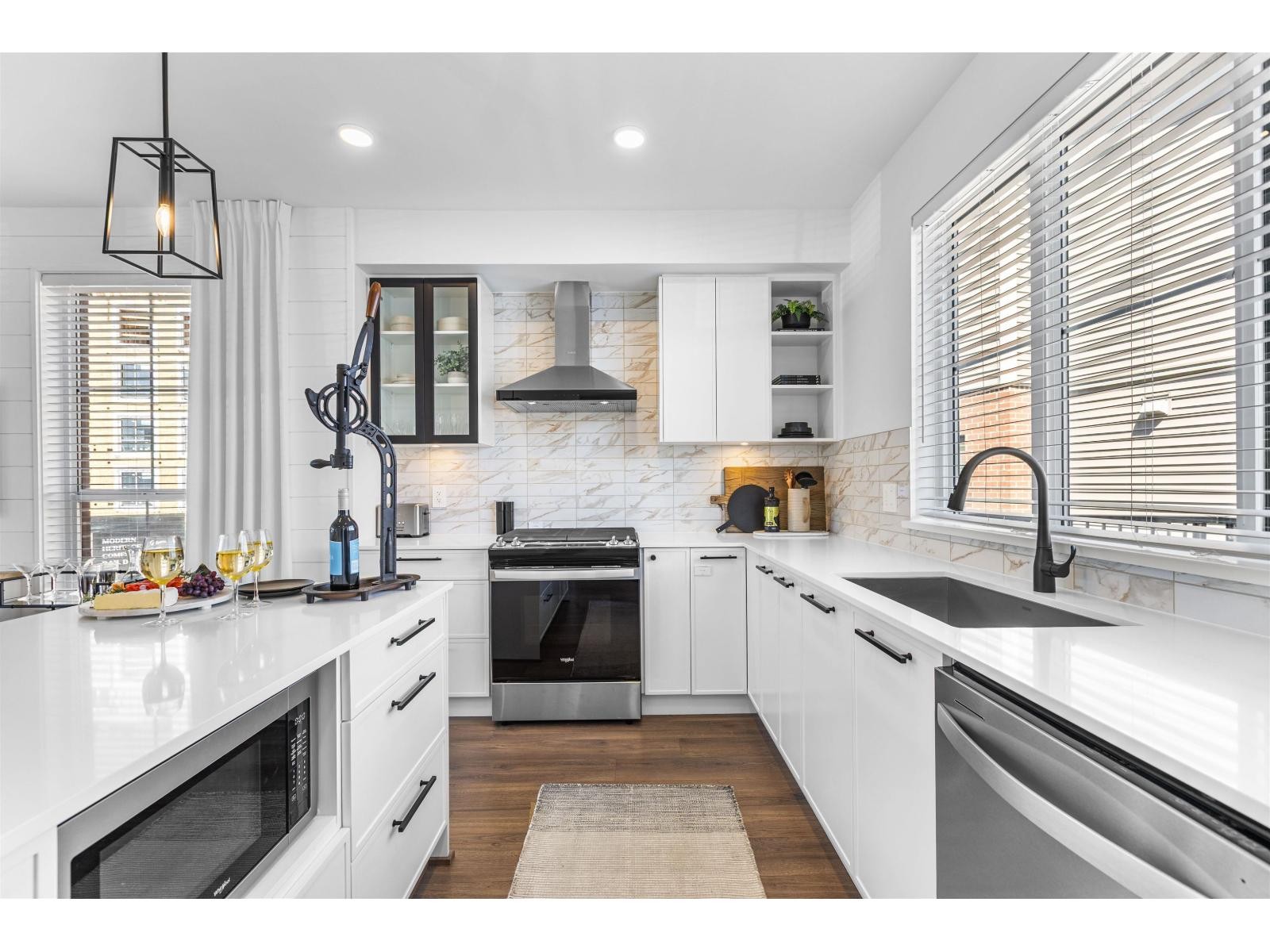 












35 2891 MONTROSE AVENUE

,
Abbotsford,




British Columbia
N0N0N0

