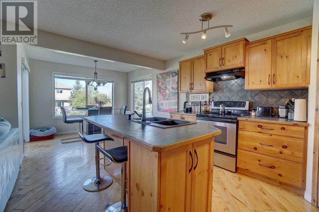 












70 Glensummit Close

,
Cochrane,




Alberta
T4C2K1

