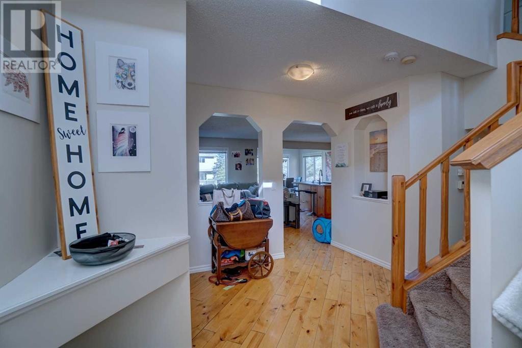 












70 Glensummit Close

,
Cochrane,




Alberta
T4C2K1

