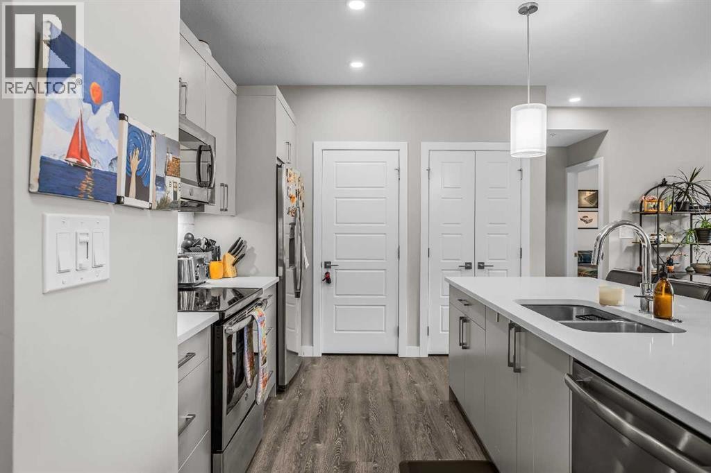 












117, 106 Stewart Creek Rise

,
Canmore,




Alberta
T1W0N3

